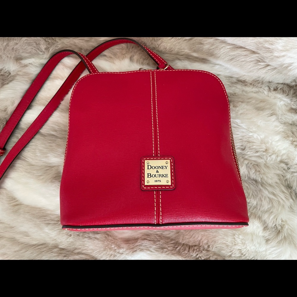 Dooney & Bourke Red Leather Dome Zip Shoulder Purse Crossbody w/adjustable strap